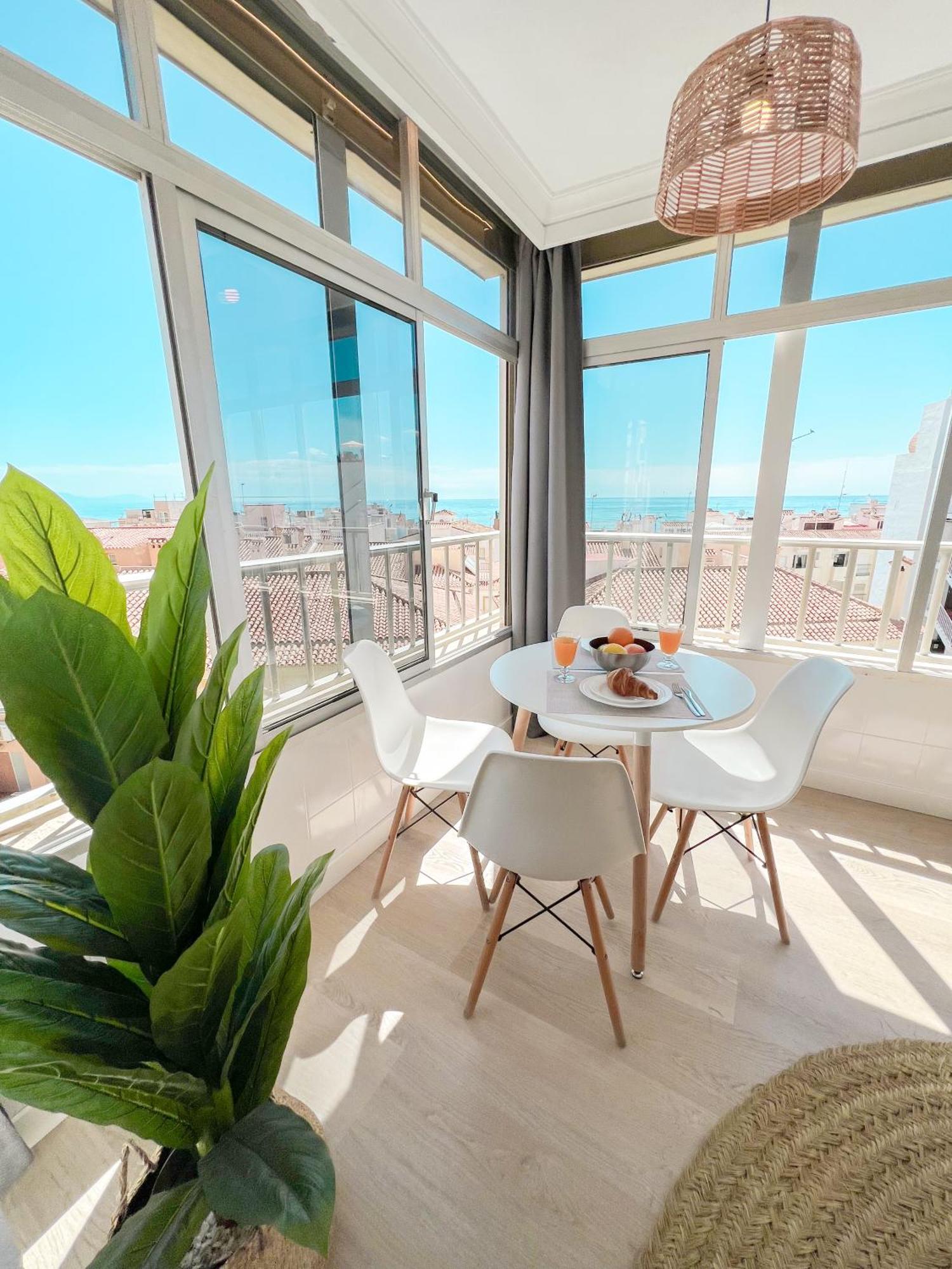 טורמולינוס Palm Beach Aparment Sea Views מראה חיצוני תמונה